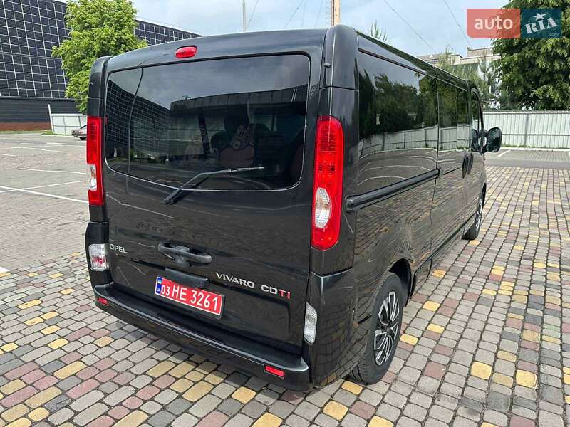 Мінівен Opel Vivaro 2013 в Луцьку