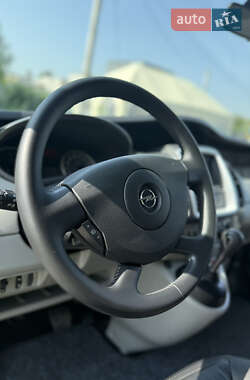 Минивэн Opel Vivaro 2012 в 