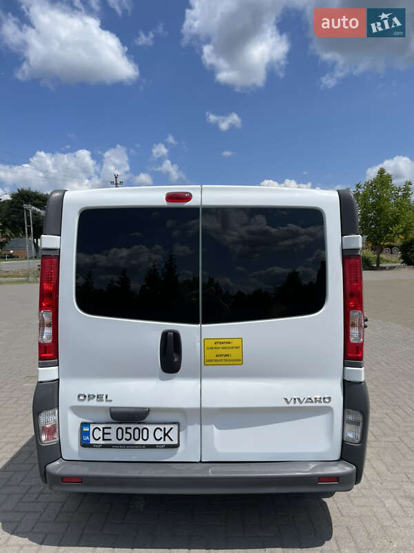 Минивэн Opel Vivaro 2013 в Черновцах