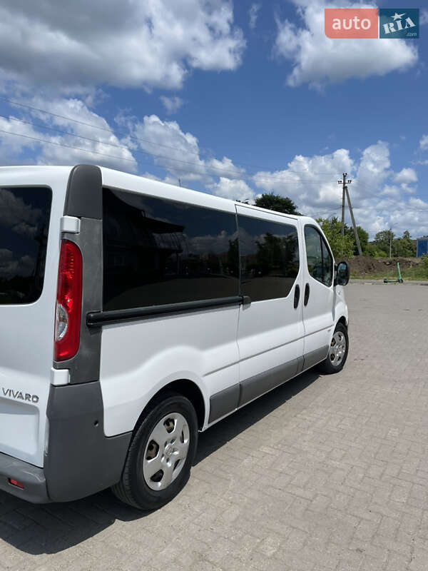 Минивэн Opel Vivaro 2013 в Черновцах