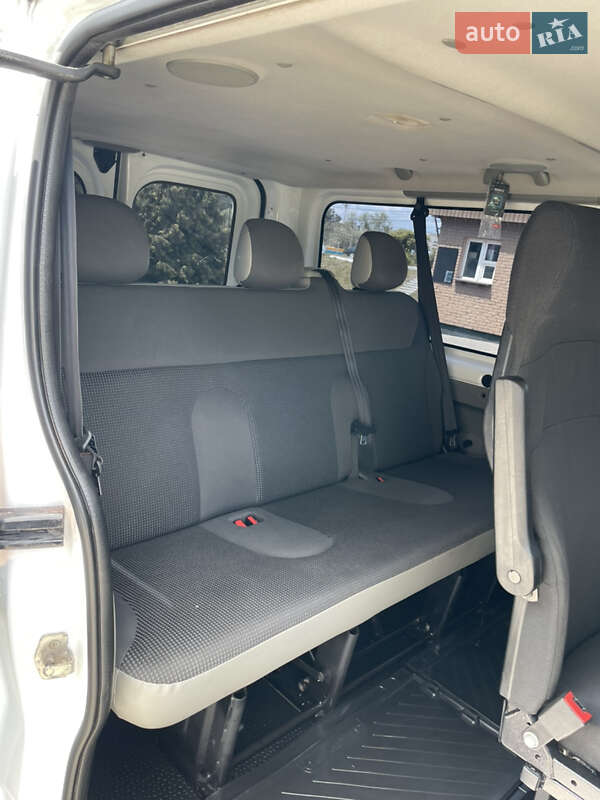 Минивэн Opel Vivaro 2013 в Черновцах