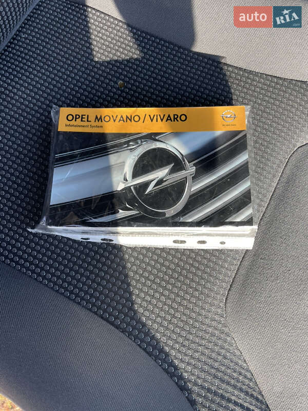 Минивэн Opel Vivaro 2013 в Черновцах