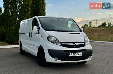 Вантажопасажирський фургон Opel Vivaro 2014 в Полтаві