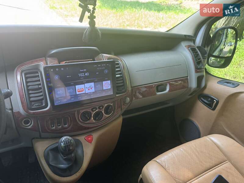 Минивэн Opel Vivaro 2003 в Черновцах
