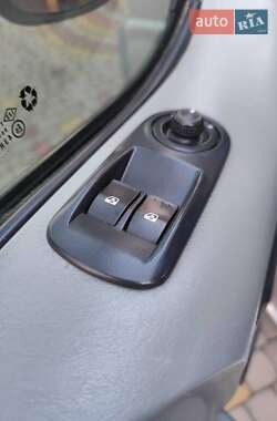 Минивэн Opel Vivaro 2005 в 