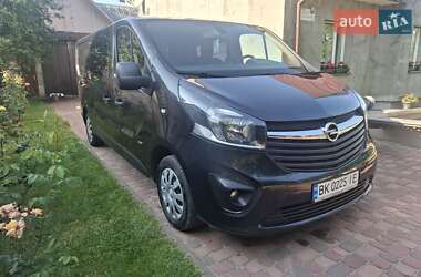 Мінівен Opel Vivaro 2015 в Рівному