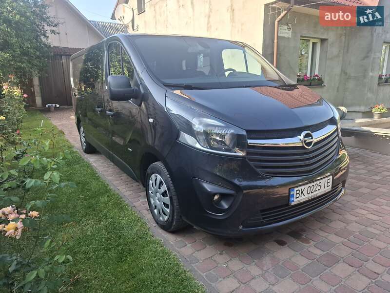 Мінівен Opel Vivaro 2015 в 