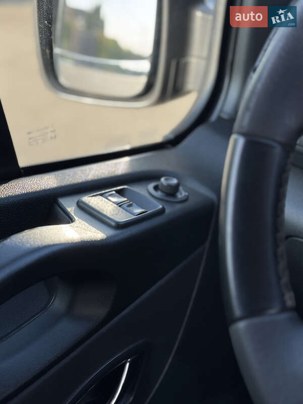 Минивэн Opel Vivaro 2018 в Киеве фото 29 Минивэн Opel Vivaro 2018 в Киеве