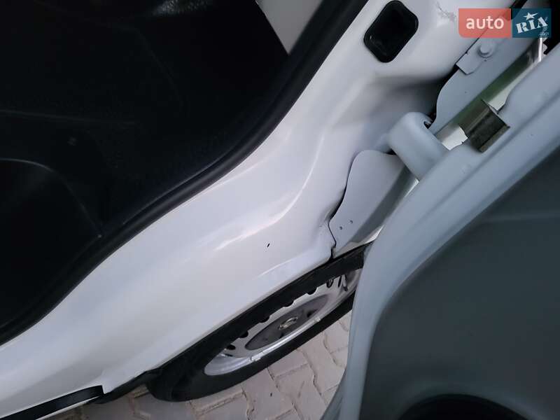 Мінівен Opel Vivaro 2002 в Хмельницькому