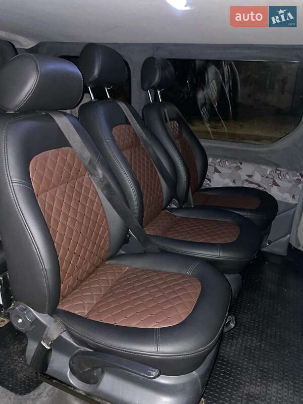 Мінівен Opel Vivaro 2012 в Миколаєві