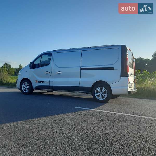 Opel Vivaro 2016