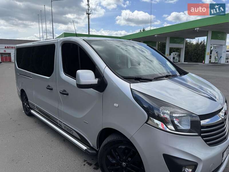 Минивэн Opel Vivaro 2017 в Львове