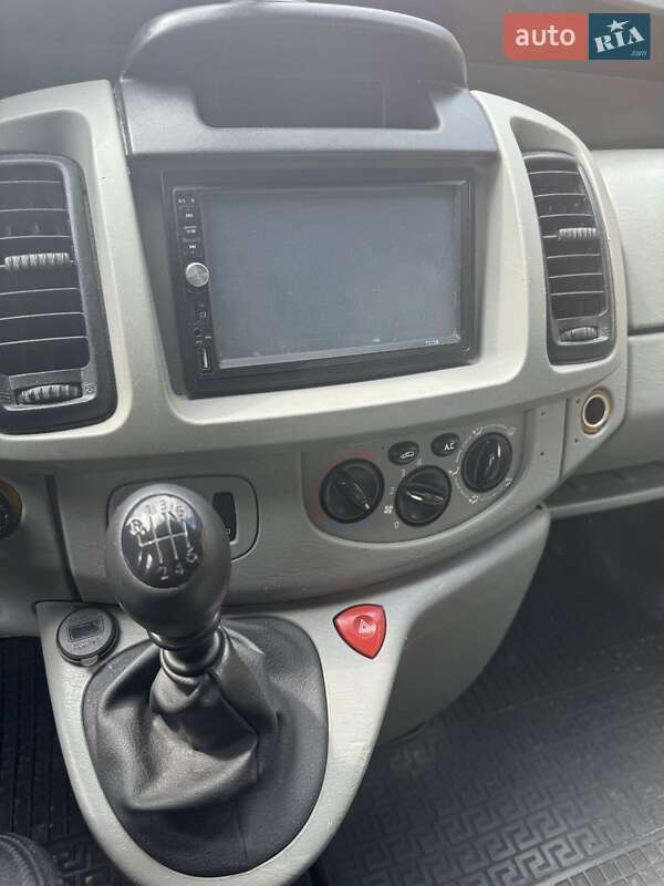 Минивэн Opel Vivaro 2005 в Рокитном