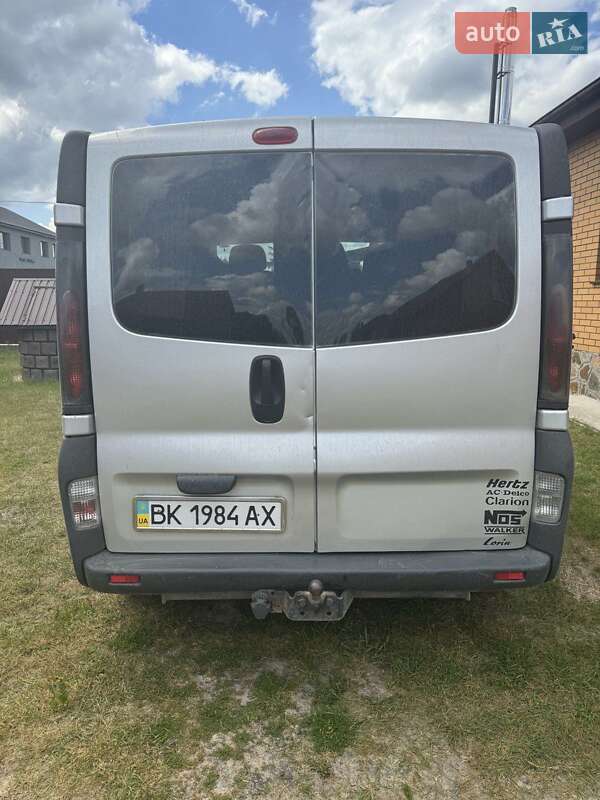 Минивэн Opel Vivaro 2005 в Рокитном