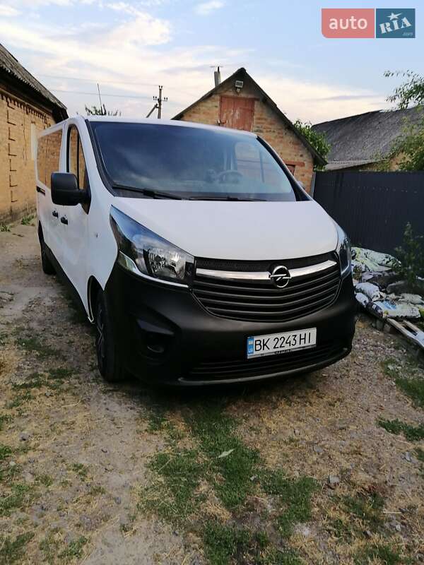 Минивэн Opel Vivaro 2017 в Литине
