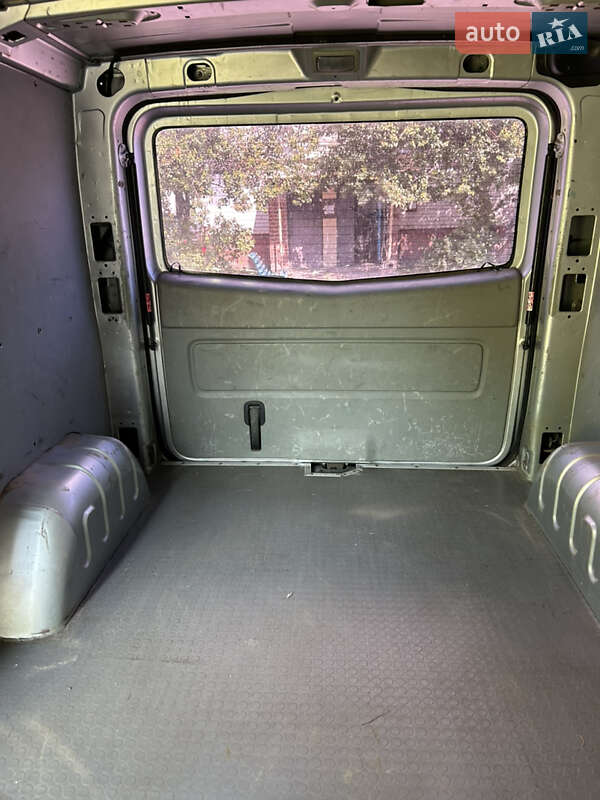 Грузопассажирский фургон Opel Vivaro 2009 в Чернигове