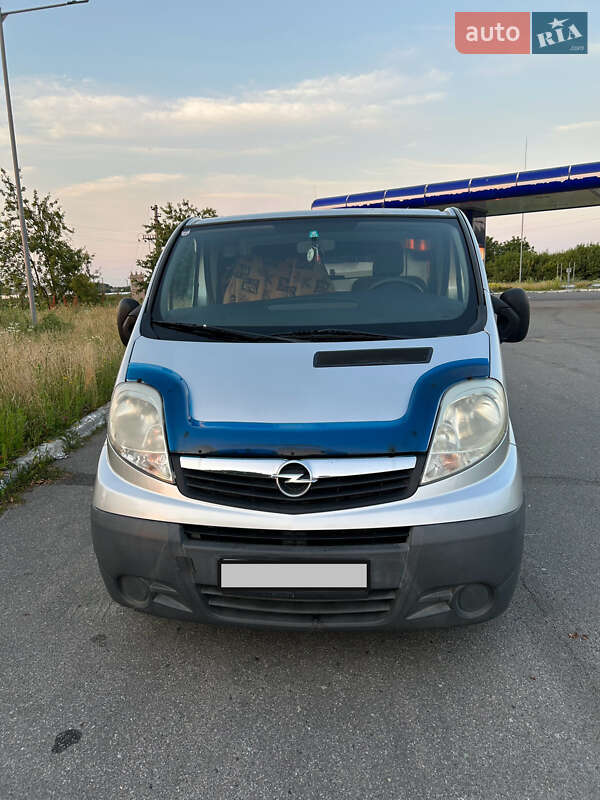 Грузопассажирский фургон Opel Vivaro 2009 в Чернигове