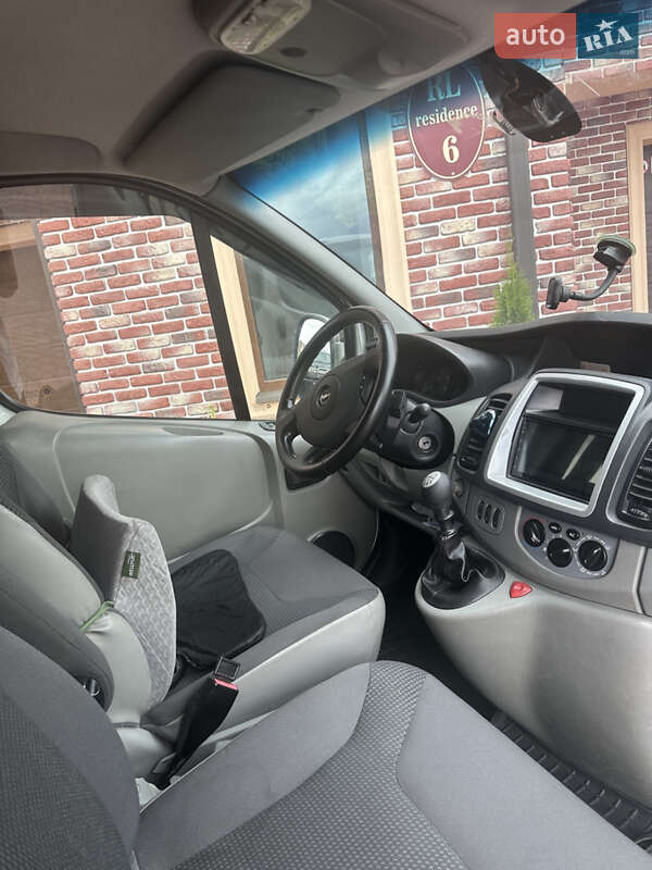 Минивэн Opel Vivaro 2012 в Черновцах