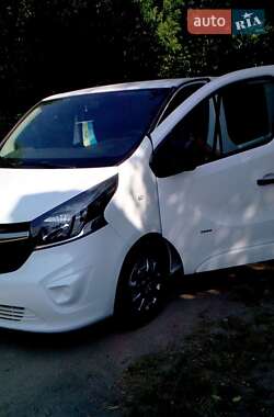 Минивэн Opel Vivaro 2015 в 