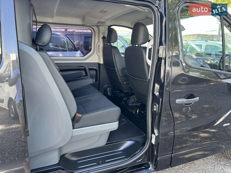 Грузопассажирский фургон Opel Vivaro 2016 в Одессе