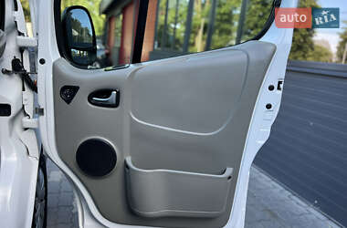 Вантажний фургон Opel Vivaro 2014 в 