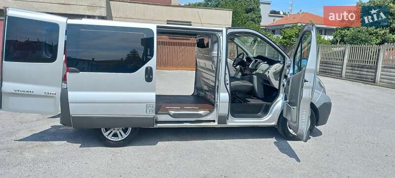 Минивэн Opel Vivaro 2011 в Снятине