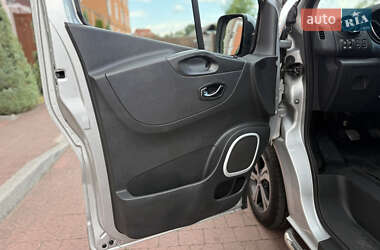 Мінівен Opel Vivaro 2015 в 