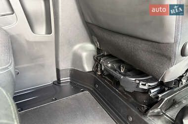 Мінівен Opel Vivaro 2015 в 