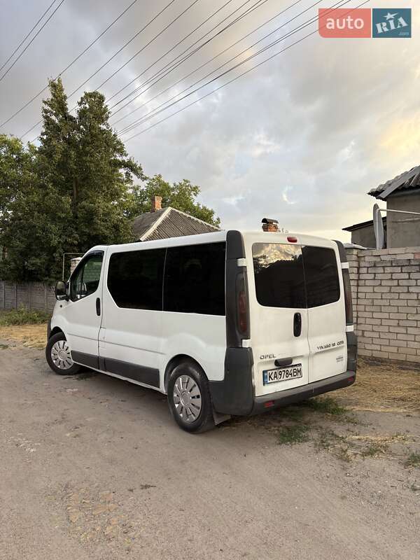 Минивэн Opel Vivaro 2005 в Александрие