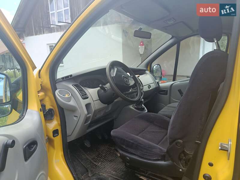 Грузовой фургон Opel Vivaro 2004 в Косове