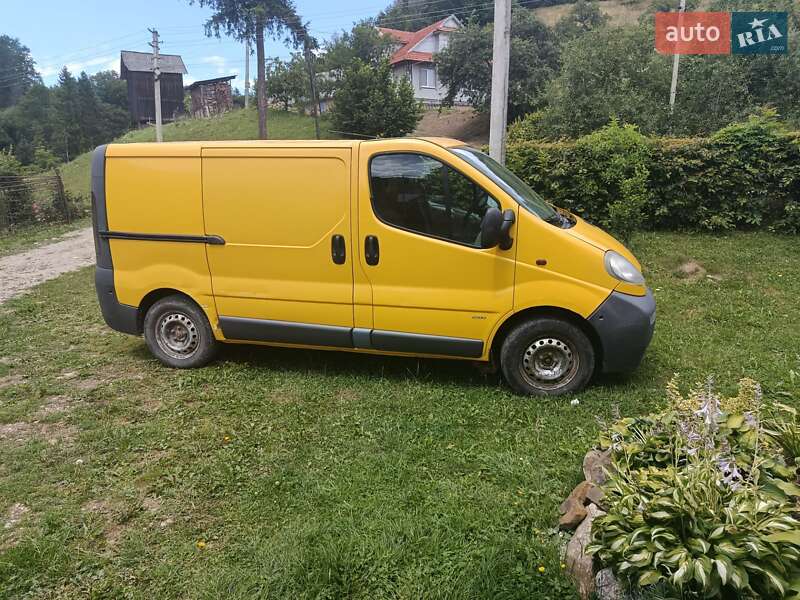 Грузовой фургон Opel Vivaro 2004 в Косове