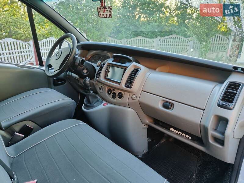 Минивэн Opel Vivaro 2002 в Черновцах