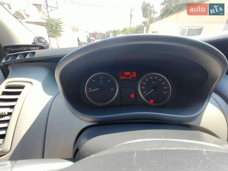 Грузопассажирский фургон Opel Vivaro 2012 в Николаеве