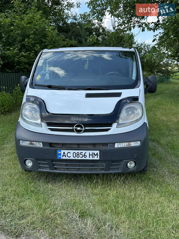 Минивэн Opel Vivaro 2003 в Владимире