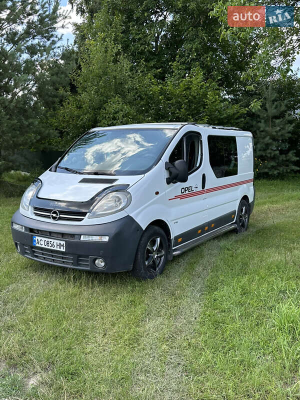 Минивэн Opel Vivaro 2003 в Владимире