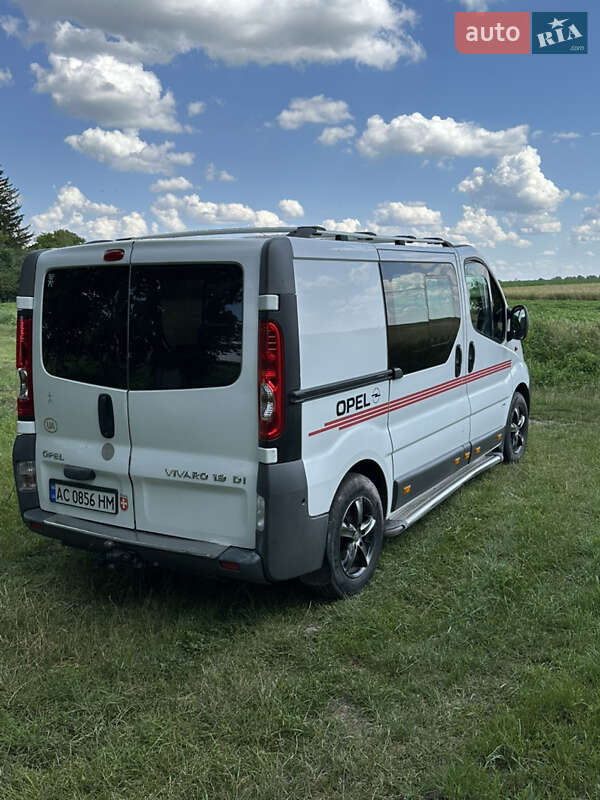 Минивэн Opel Vivaro 2003 в Владимире