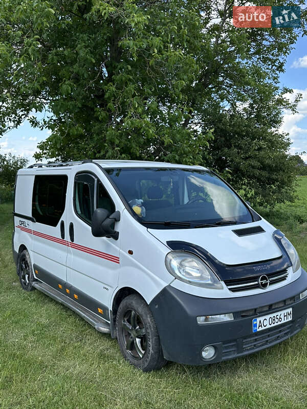 Минивэн Opel Vivaro 2003 в Владимире