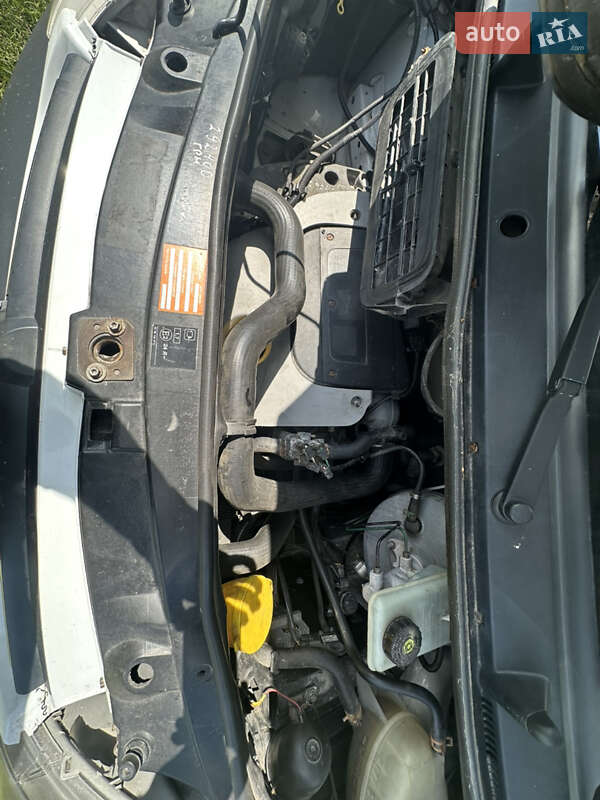 Минивэн Opel Vivaro 2003 в Владимире