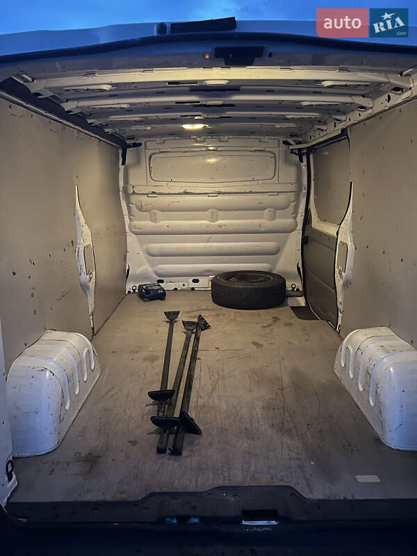 Грузовой фургон Opel Vivaro 2011 в Днепре