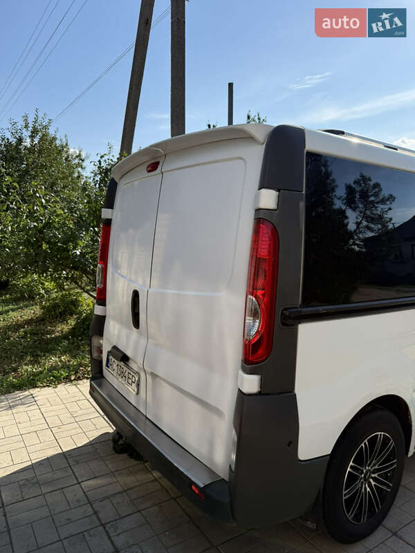 Минивэн Opel Vivaro 2011 в Лозовой