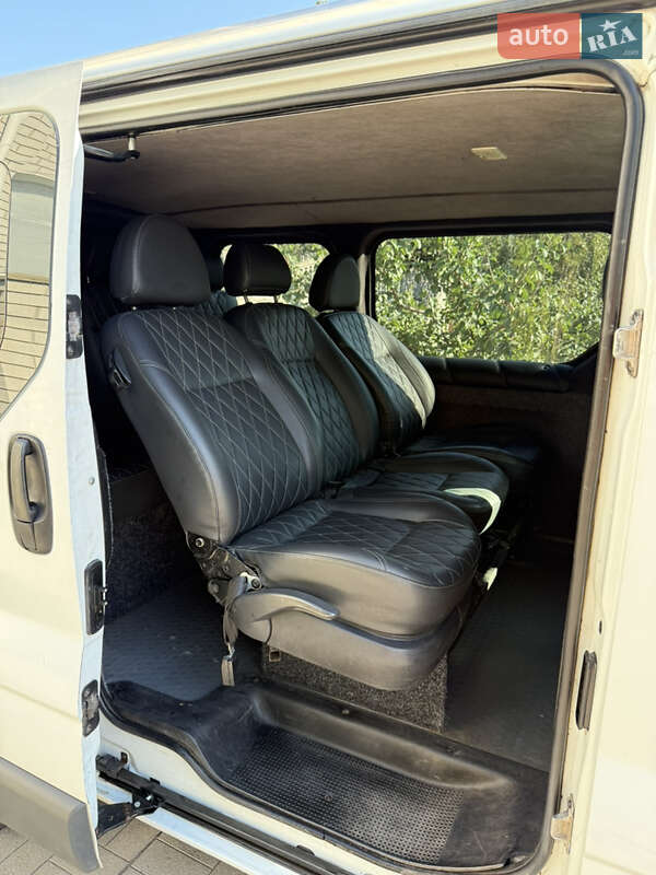 Минивэн Opel Vivaro 2011 в Лозовой