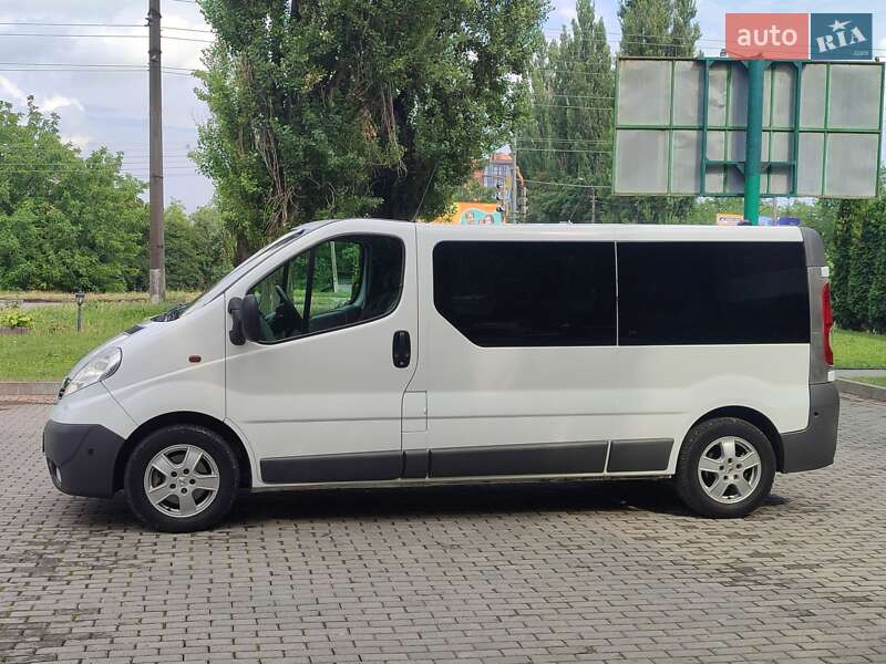Минивэн Opel Vivaro 2011 в Каменец-Подольском