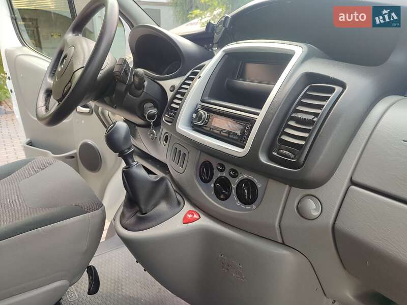 Минивэн Opel Vivaro 2011 в Каменец-Подольском