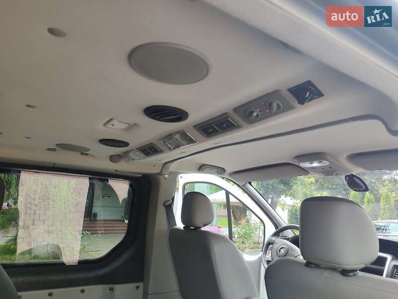 Минивэн Opel Vivaro 2011 в Каменец-Подольском