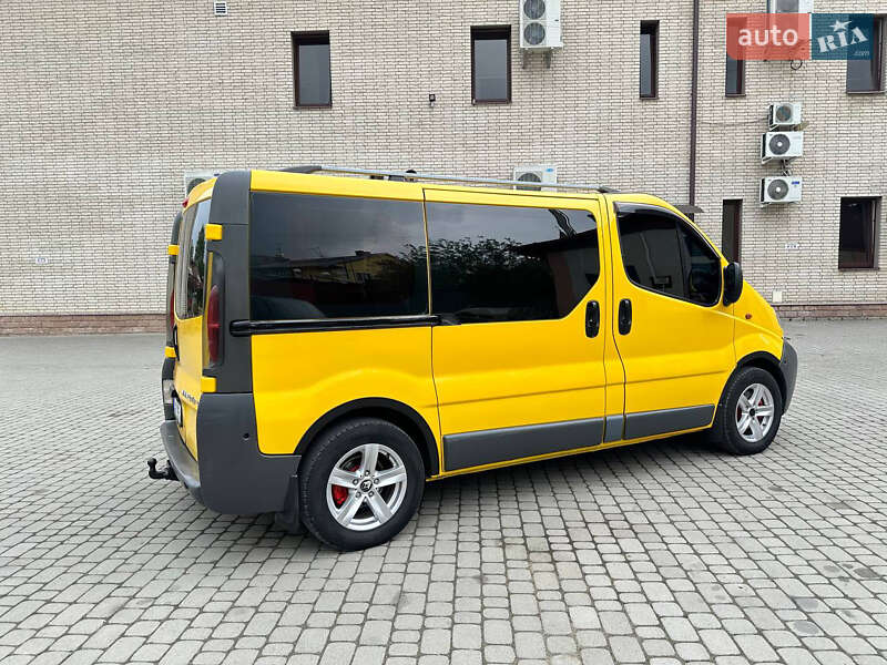 Минивэн Opel Vivaro 2004 в Черновцах