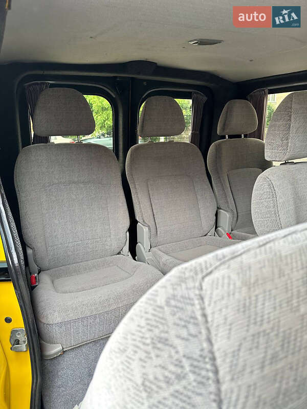 Минивэн Opel Vivaro 2004 в Черновцах