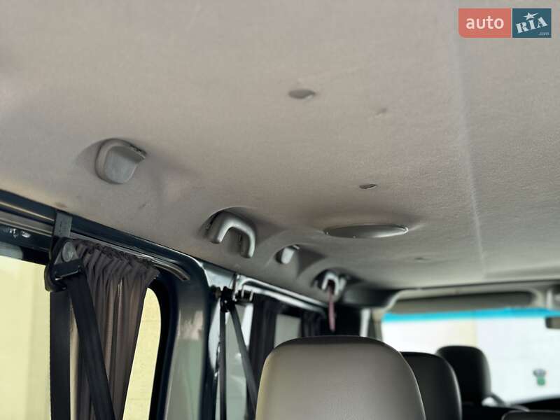 Минивэн Opel Vivaro 2013 в Сарнах