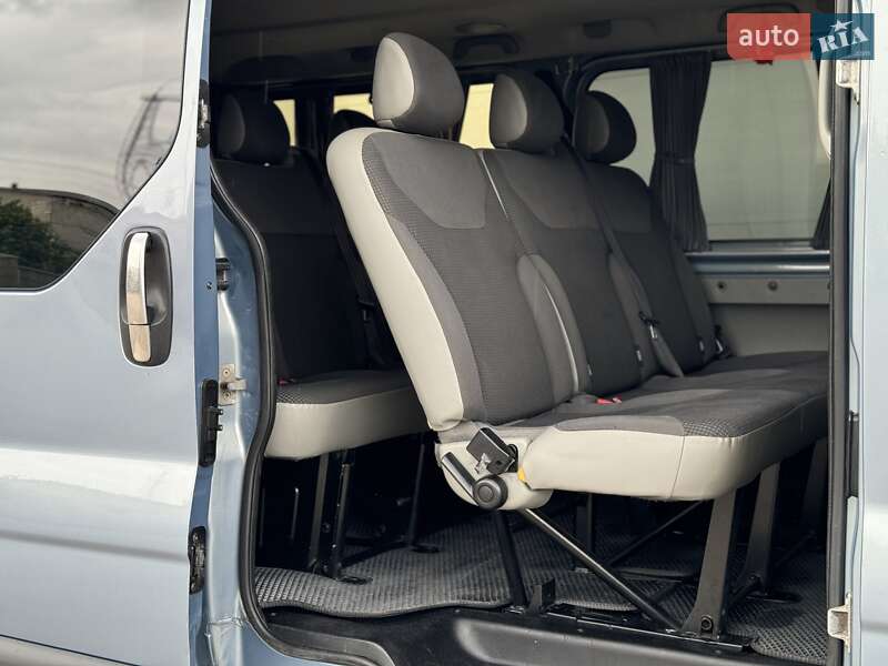Минивэн Opel Vivaro 2013 в Сарнах