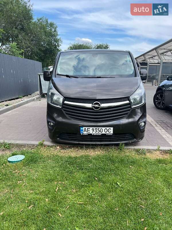 Грузовой фургон Opel Vivaro 2016 в Днепре