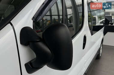 Минивэн Opel Vivaro 2003 в 